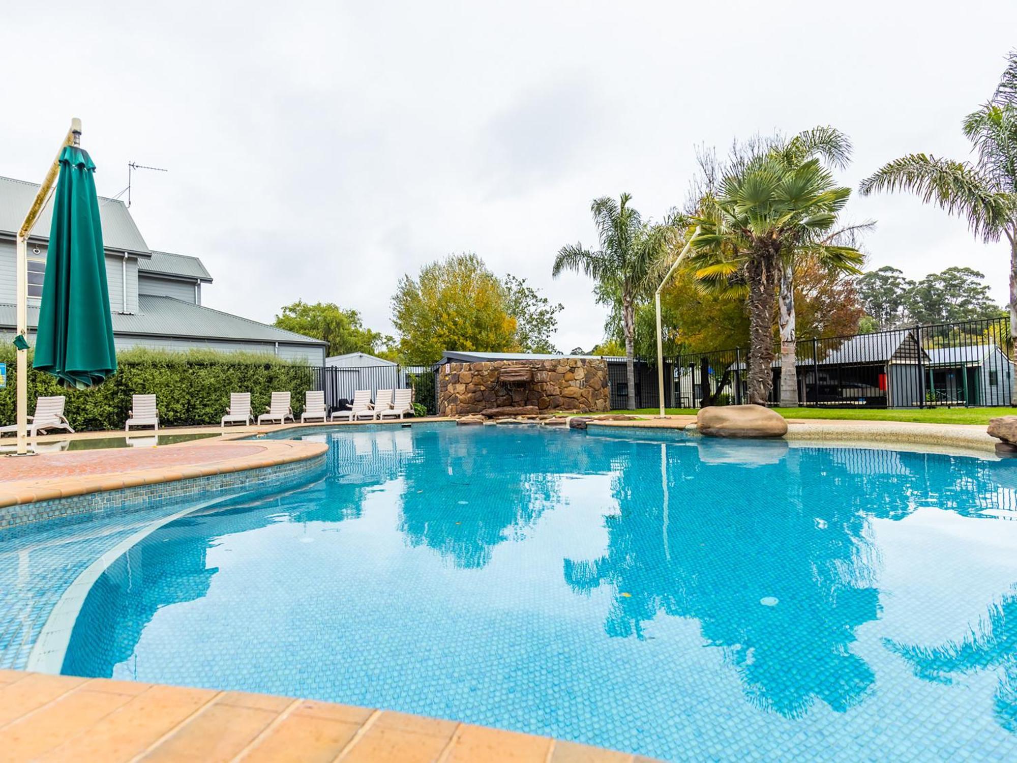 Nrma Ballarat Holiday Park Buitenkant foto
