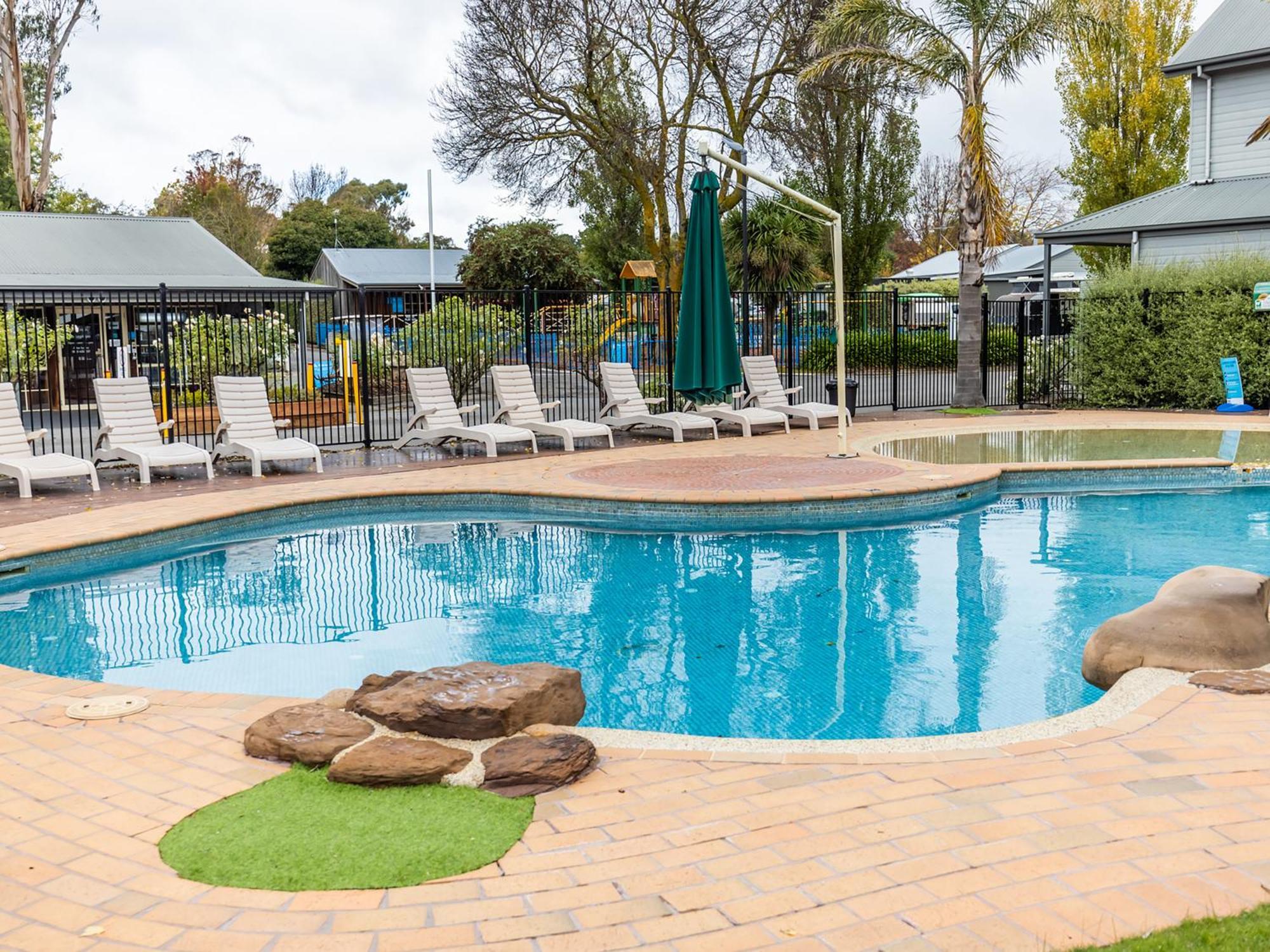 Nrma Ballarat Holiday Park Buitenkant foto