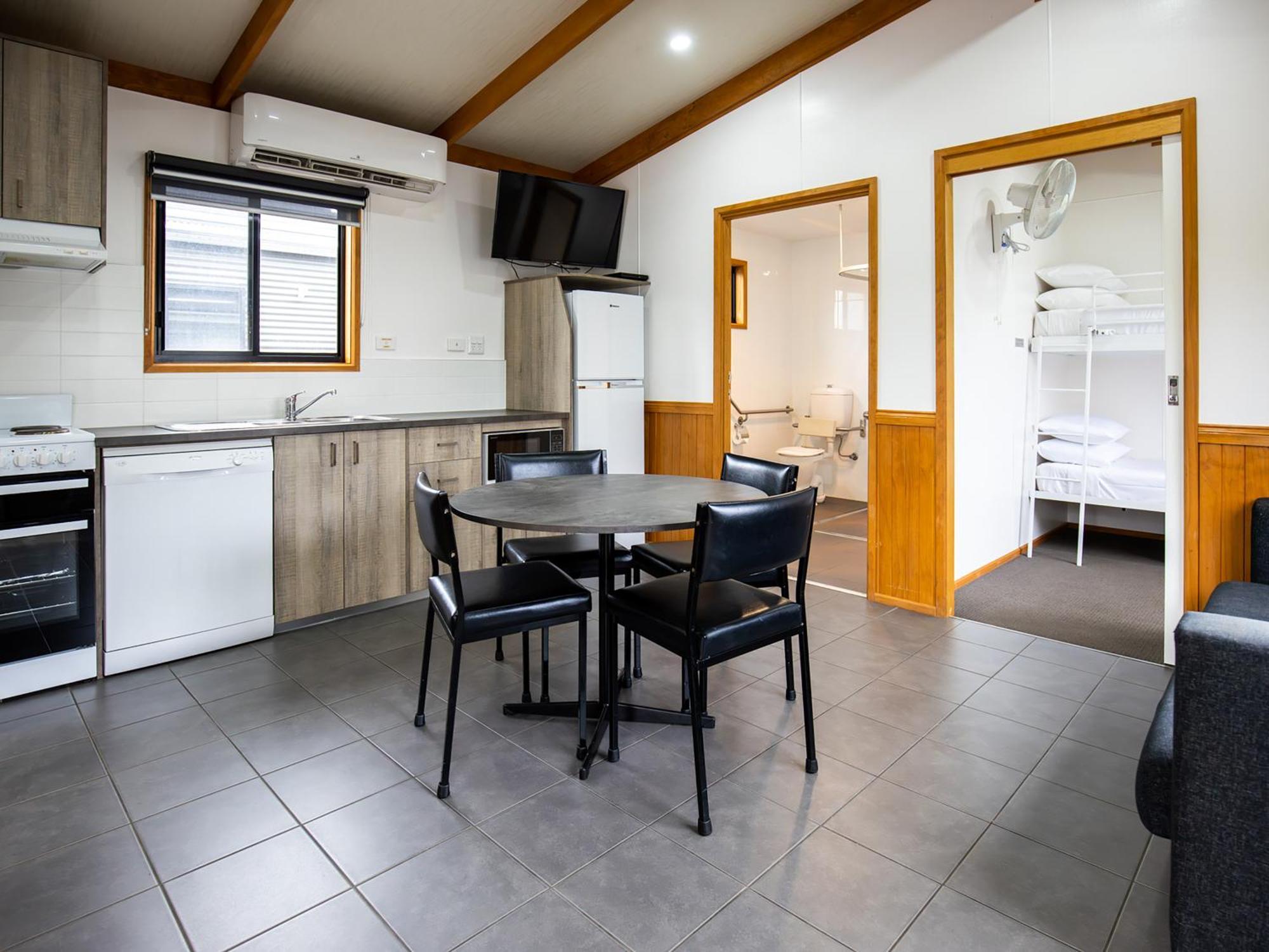 Nrma Ballarat Holiday Park Kamer foto